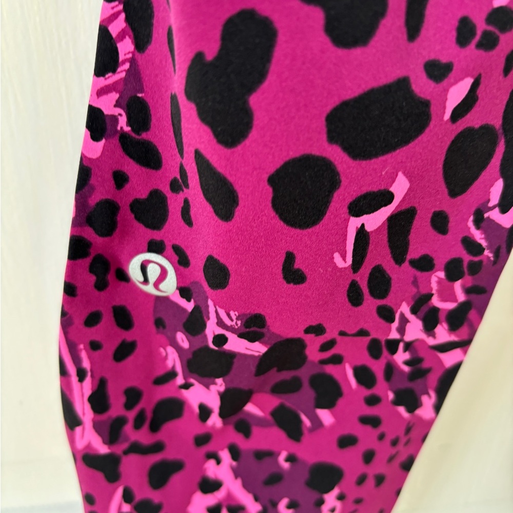 Lululemon Women’s Ultra Lightweight Leggings - Picture 3 of 5
